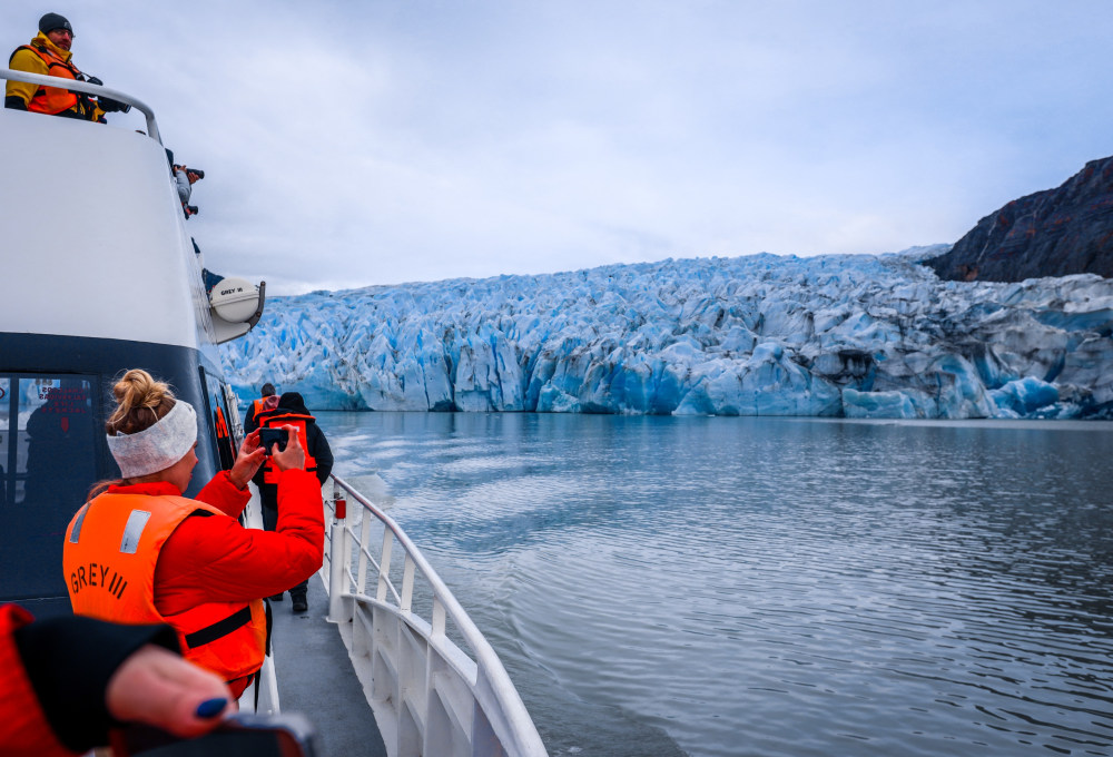 Schifffahrt zum Grey-Gletscher & Rückkehr nach Puerto Natales